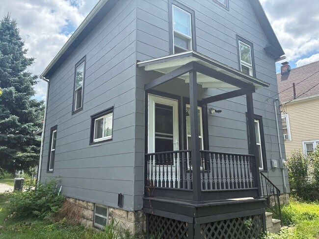 Building Photo - 118 Floral Ct