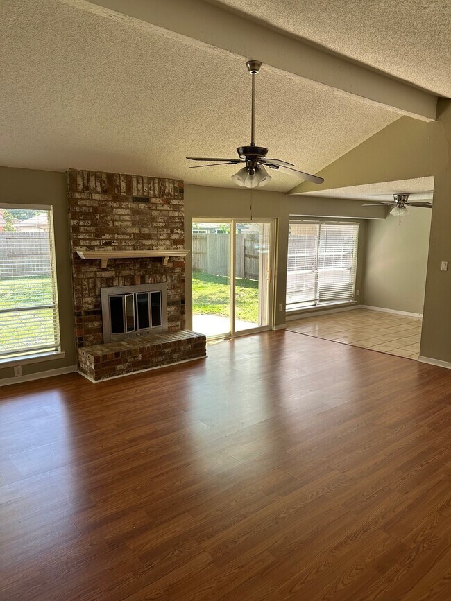 Foto del edificio - 25402 Sugar Valley Ln