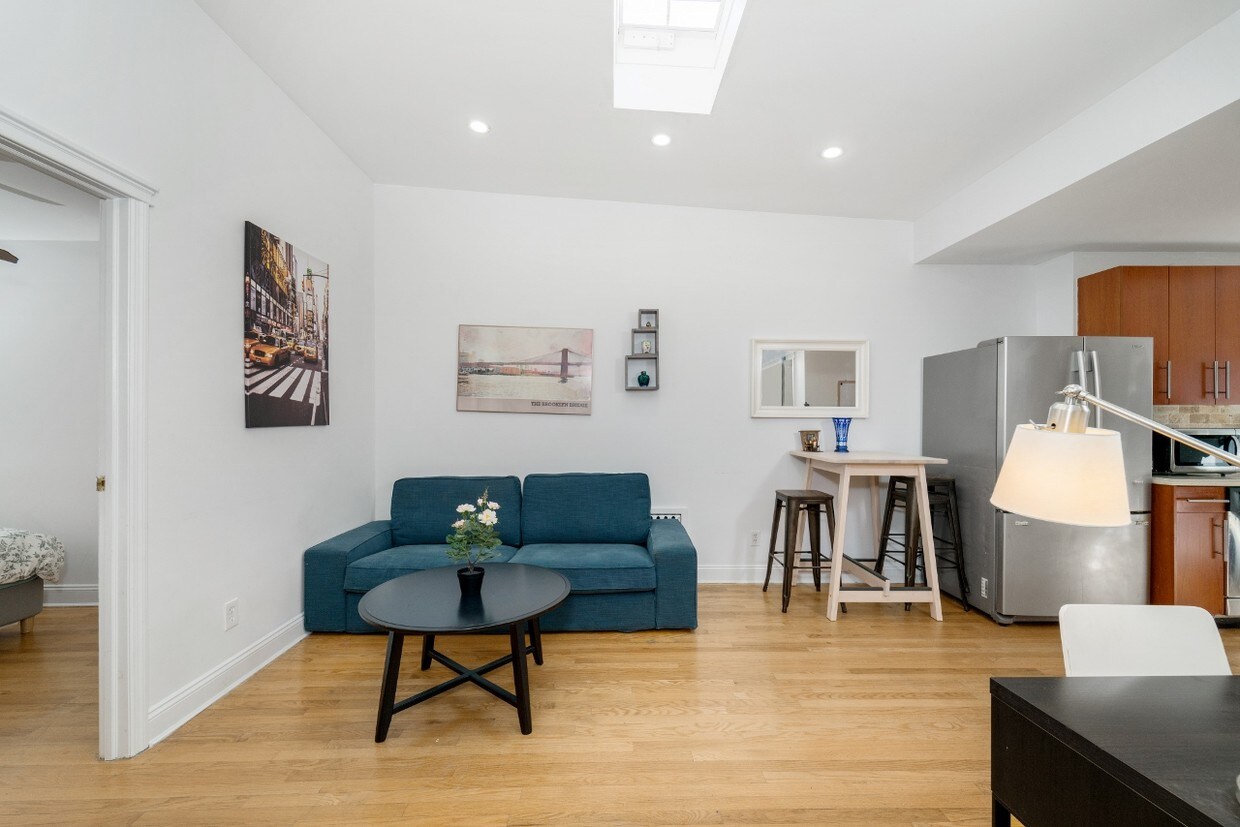Foto principal - 364 74th St