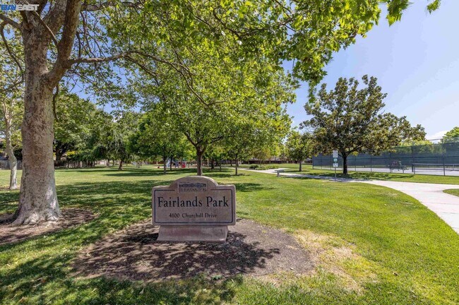 Building Photo - 4014 Rockingham Dr