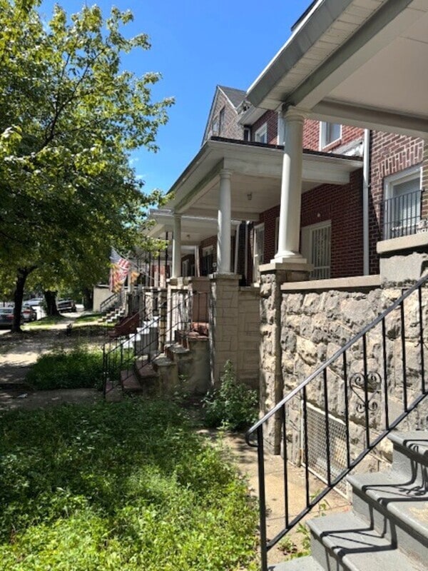 Building Photo - 2216 Whittier Ave