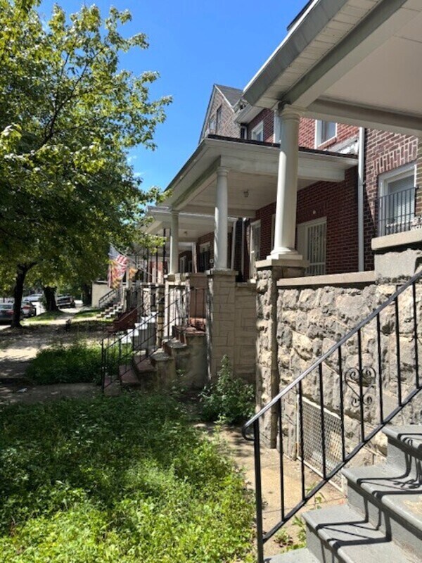 Foto del edificio - 2216 Whittier Ave