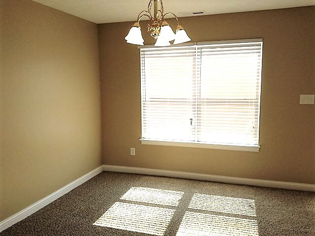 Building Photo - 1009 Palomino Pl