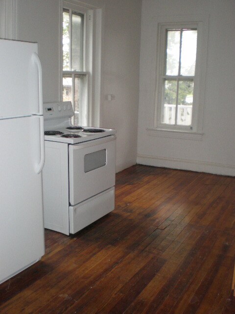Foto del edificio - 3 Bed 2 Bath Apartment in the West End of ...