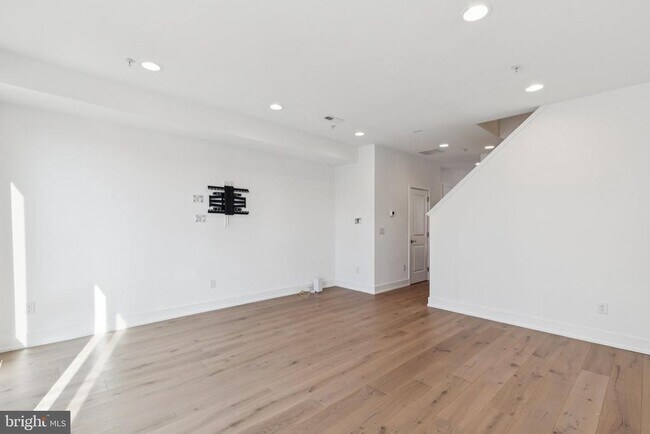 Foto del edificio - 2820 Livingston St