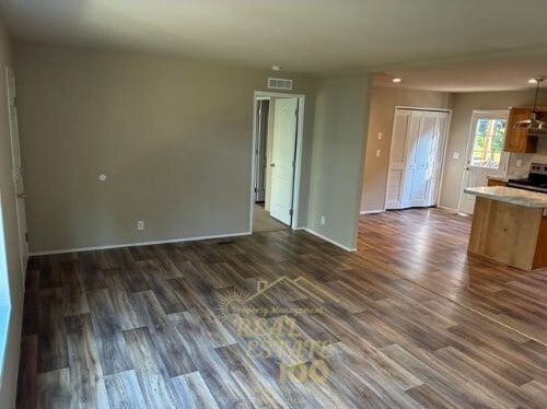 Building Photo - 740 N Deerlane Loop