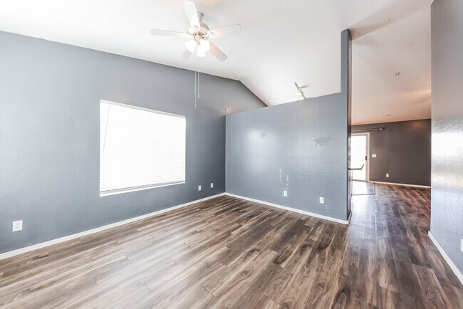 Building Photo - 5404 S 28th Ave