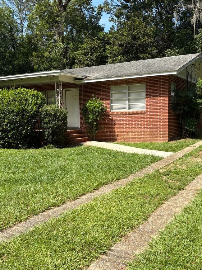 Building Photo - 1912 Nannette Dr