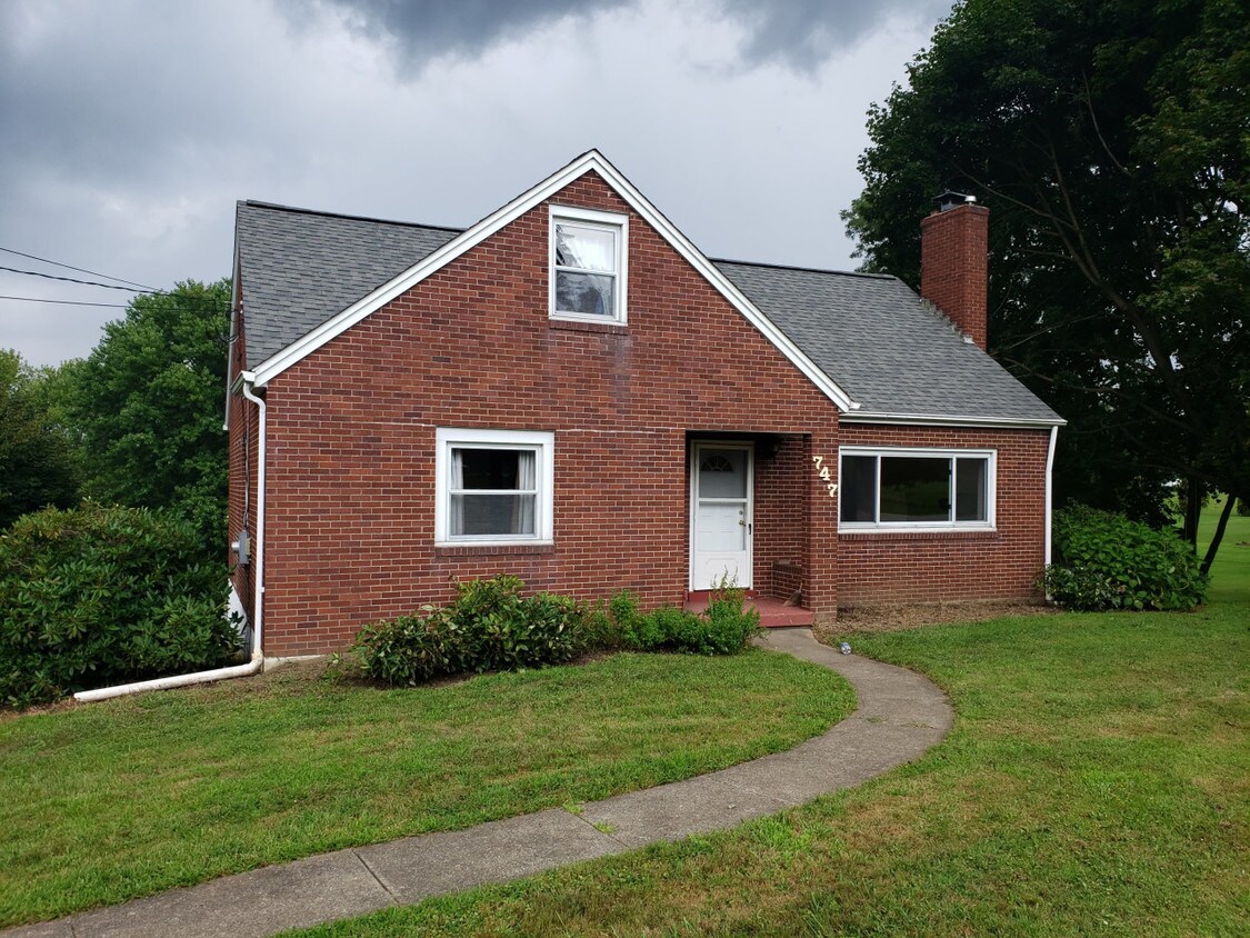 Primary Photo - 747 Winfield Rd