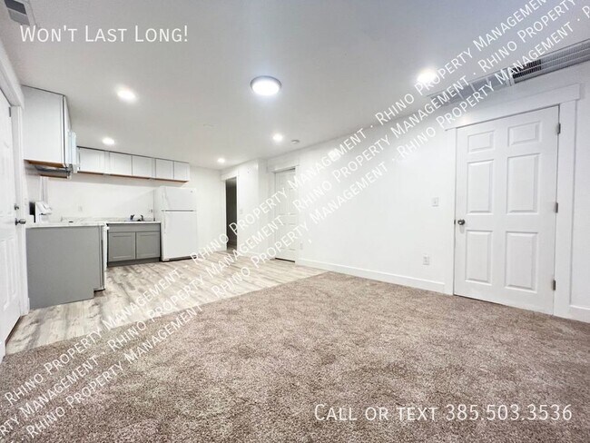 Building Photo - REDUCED RENT! 2 Bedroom/1 Bathroom Duplex ...