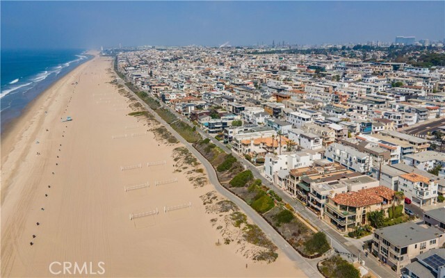 Building Photo - 1408 The Strand