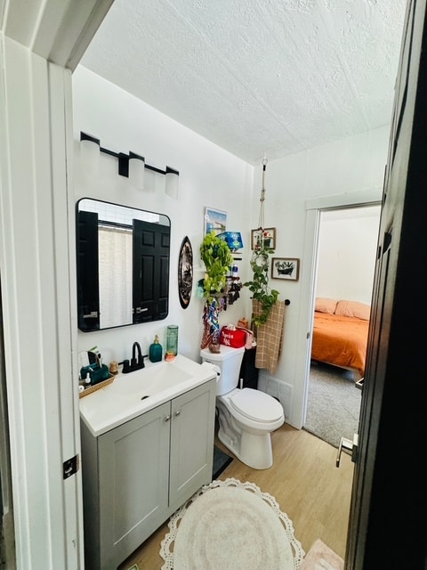 Private Bath - 116 30th St