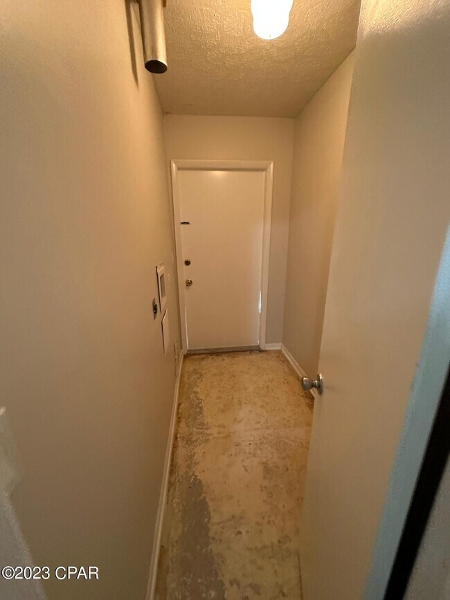 Building Photo - 102 Hershel Ct