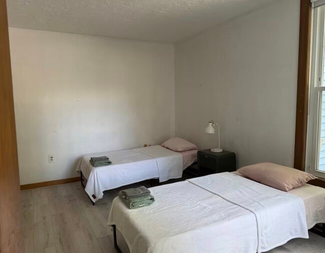 Foto del edificio - 41 Hollywood St.