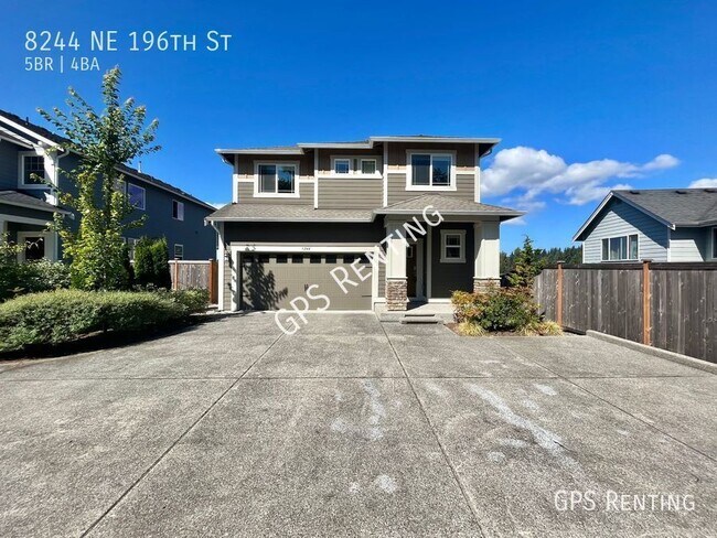 Building Photo - Luxury 5 Bedroom Home In Kenmore!