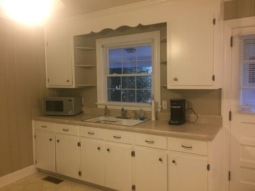 Building Photo - 104 Mansion Dr