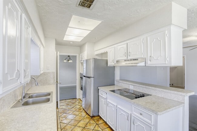 Building Photo - 7003 Oak Bough Dr