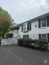 Building Photo - 1377 Wesley Chapel Rd