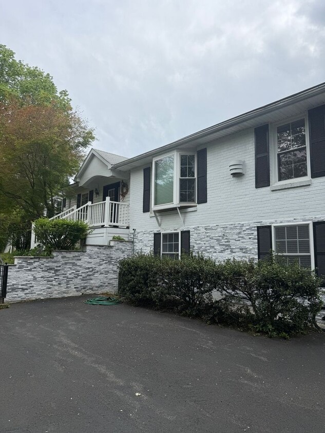 Primary Photo - Furnished 6 month rental
