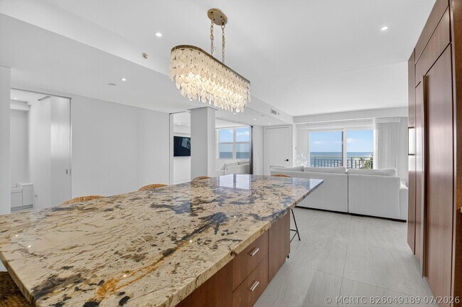 Building Photo - 4511 S Ocean Blvd