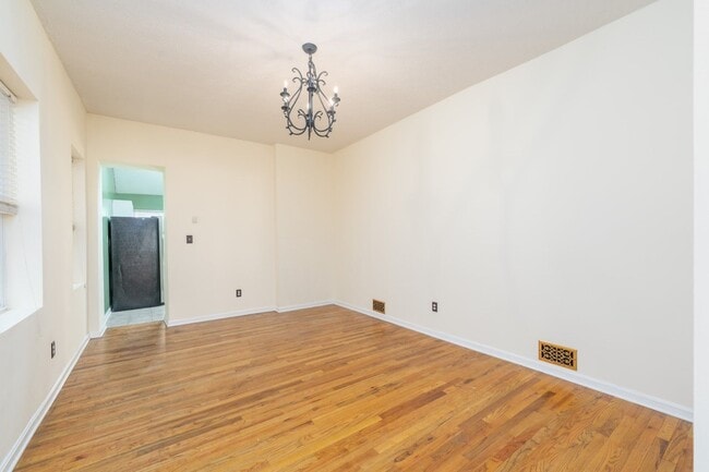 Building Photo - 1202 S Clinton St