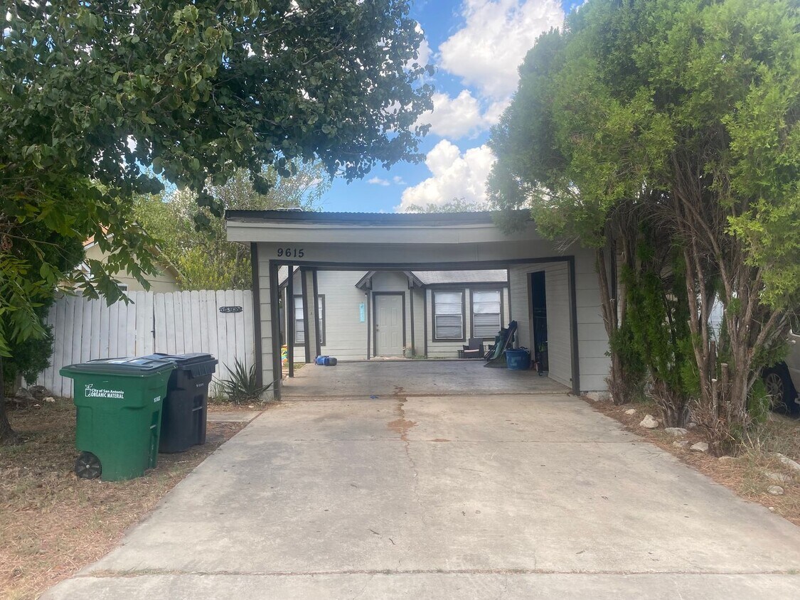 Primary Photo - Large 2/2 duplex with a 2 car carport