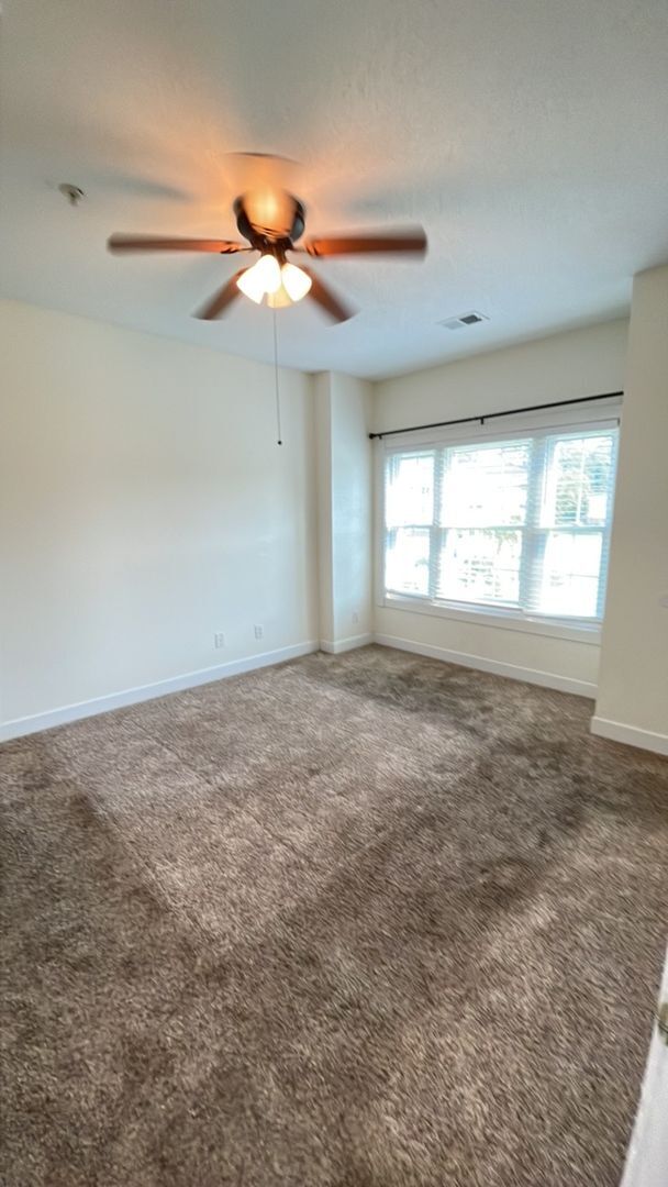 Foto del edificio - Updated 2 bedroom/2 bath unfurnished condo...