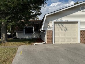 Building Photo - 1742 Amherst Cir