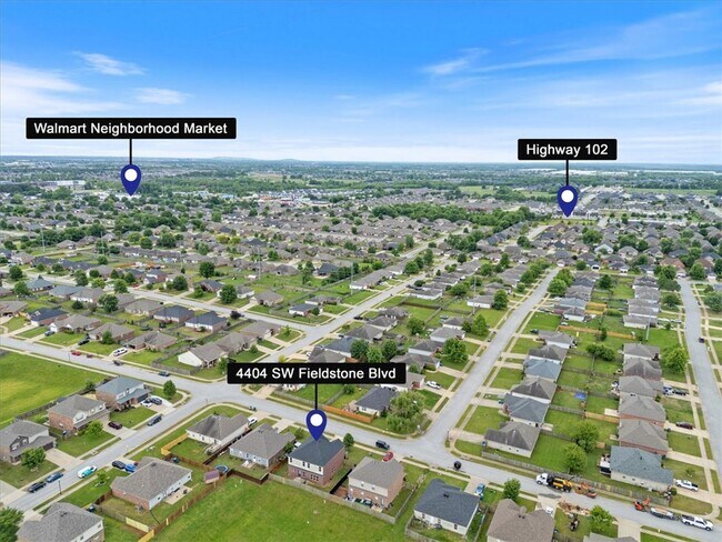 Building Photo - 4404 SW Fieldstone Blvd