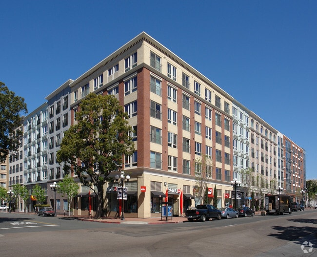 Building Photo - Gaslamp City Square
