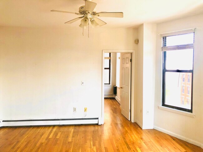 Living Room - 437 Jersey Ave