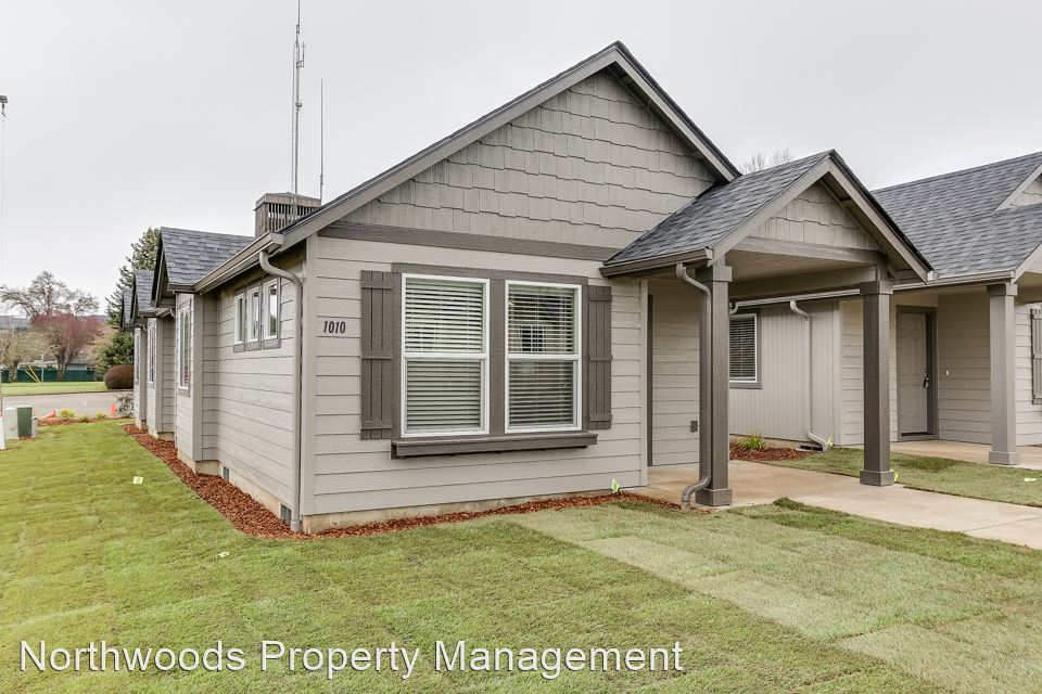 Primary Photo - 3 br, 2 bath House - 955 Pacific Hwy 99 South