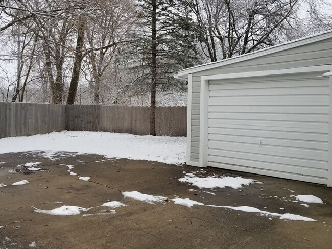 Foto del edificio - 182 W Euclid Ave