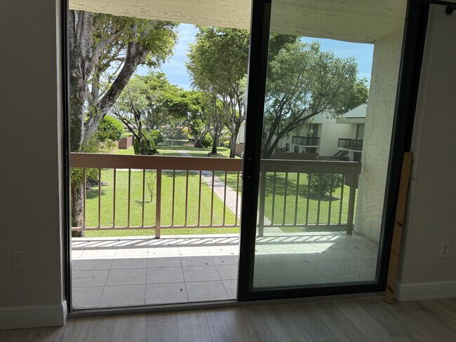 Foto del edificio - 8301 SW 142nd Ave