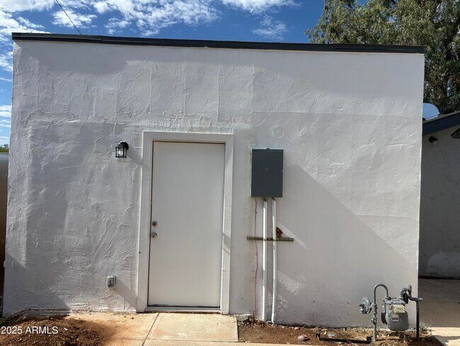 Foto del edificio - 2618 E Sandra Terrace