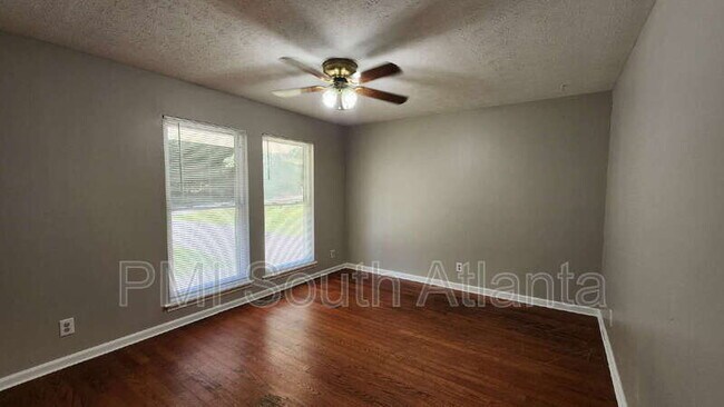 Building Photo - 7656 Cloverdale Ln