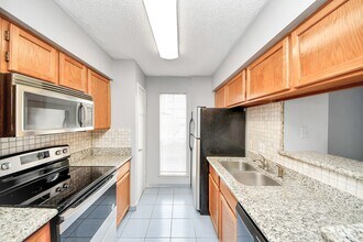 Building Photo - 3600 Jeanetta St