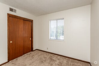 Nottingham Court Apartments photo'