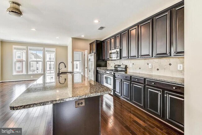 Foto del edificio - 21771 Harroun Terrace