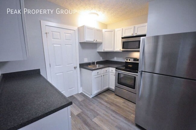 Foto del edificio - 51 McMillen Ave