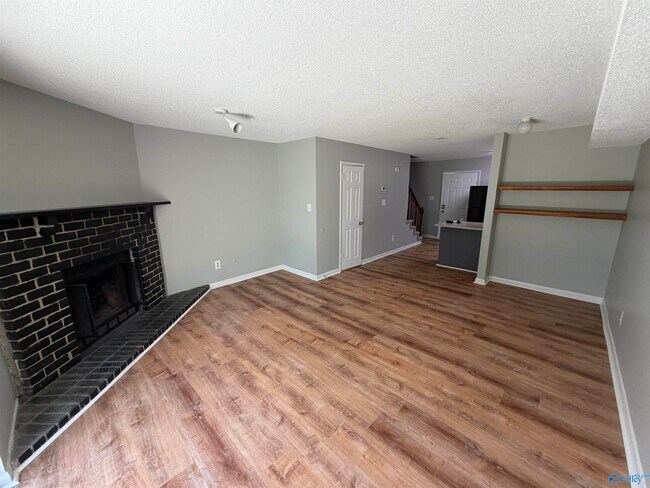 Foto del edificio - 4931 Cotton Row NW