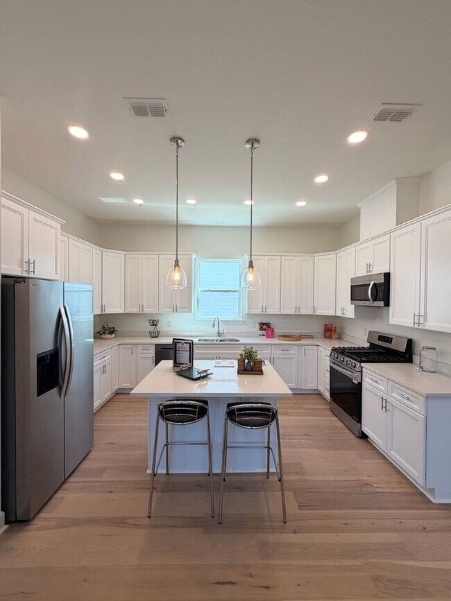 Foto del edificio - 5713 Bascom Ln