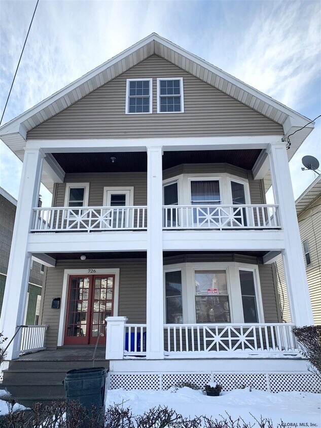 Primary Photo - 726 Myrtle Ave