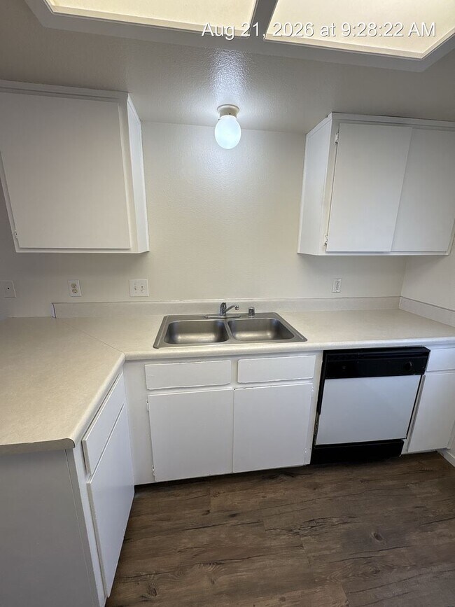 Foto del edificio - 3733-3739 West Myrtle Court
