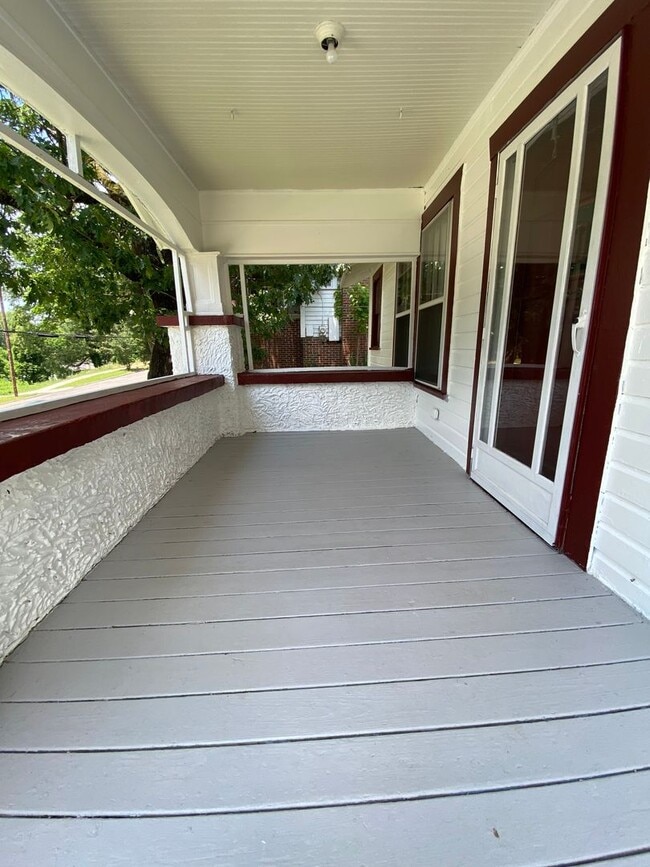 Building Photo - Home For rent In East Lake!!! Coming Soon!