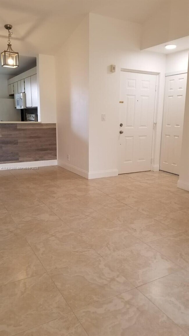 Foto del edificio - 3811 NW 91st Ter