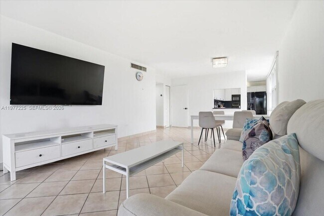 Foto del edificio - 9410 Tangerine Pl