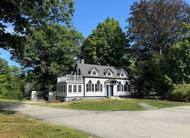 Foto del edificio - 110 Edgell Rd