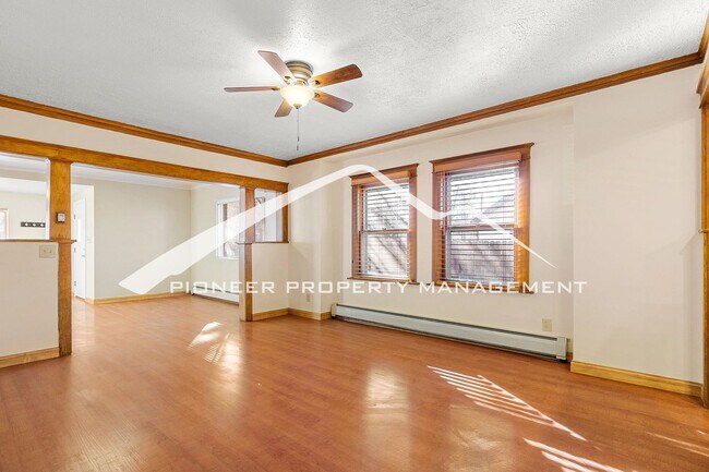 Foto del edificio - Charming 2 Bedroom Single Family Home