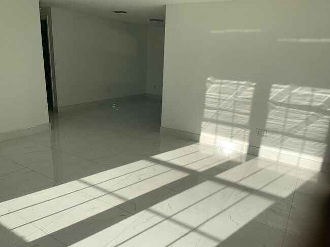 Foto del edificio - 341 Minneola Dr